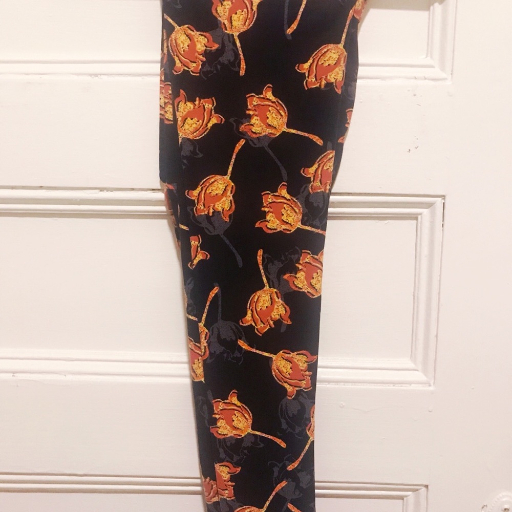 LuLaRoe OS Yellow Flower Print leggings 💐 NWOT